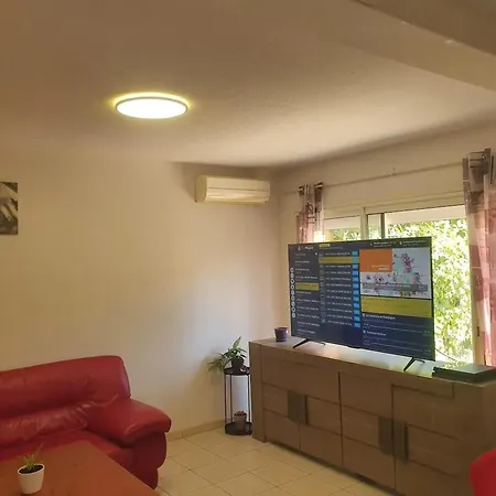 Vakantiehuis Maison Confortable A Avec Jardin Prive
