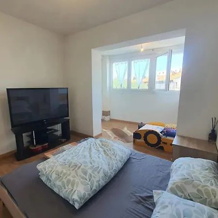 Maison Confortable A Avec Jardin Prive Vakantiehuis *
