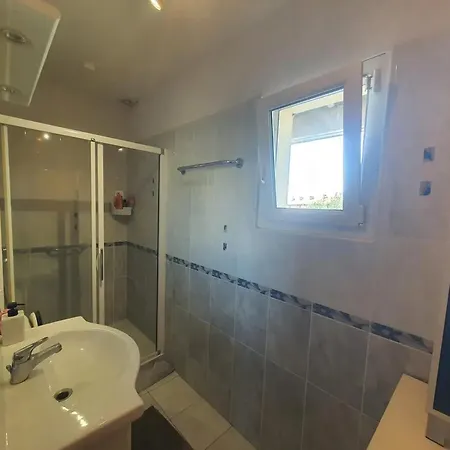 Maison Confortable A Avec Jardin Prive Vakantiehuis