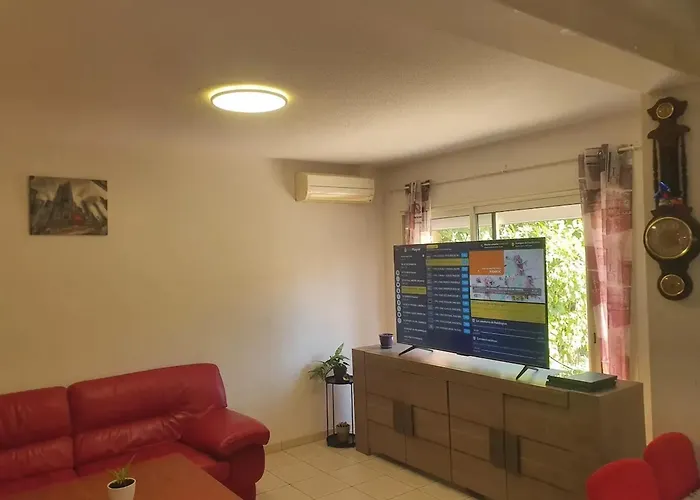 Holiday home Maison Confortable A Avec Jardin Prive